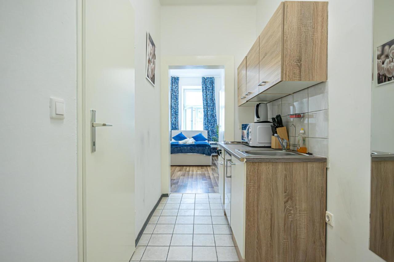 וינה Modern Comforts: Chic Studio Apt Centrally Located מראה חיצוני תמונה
