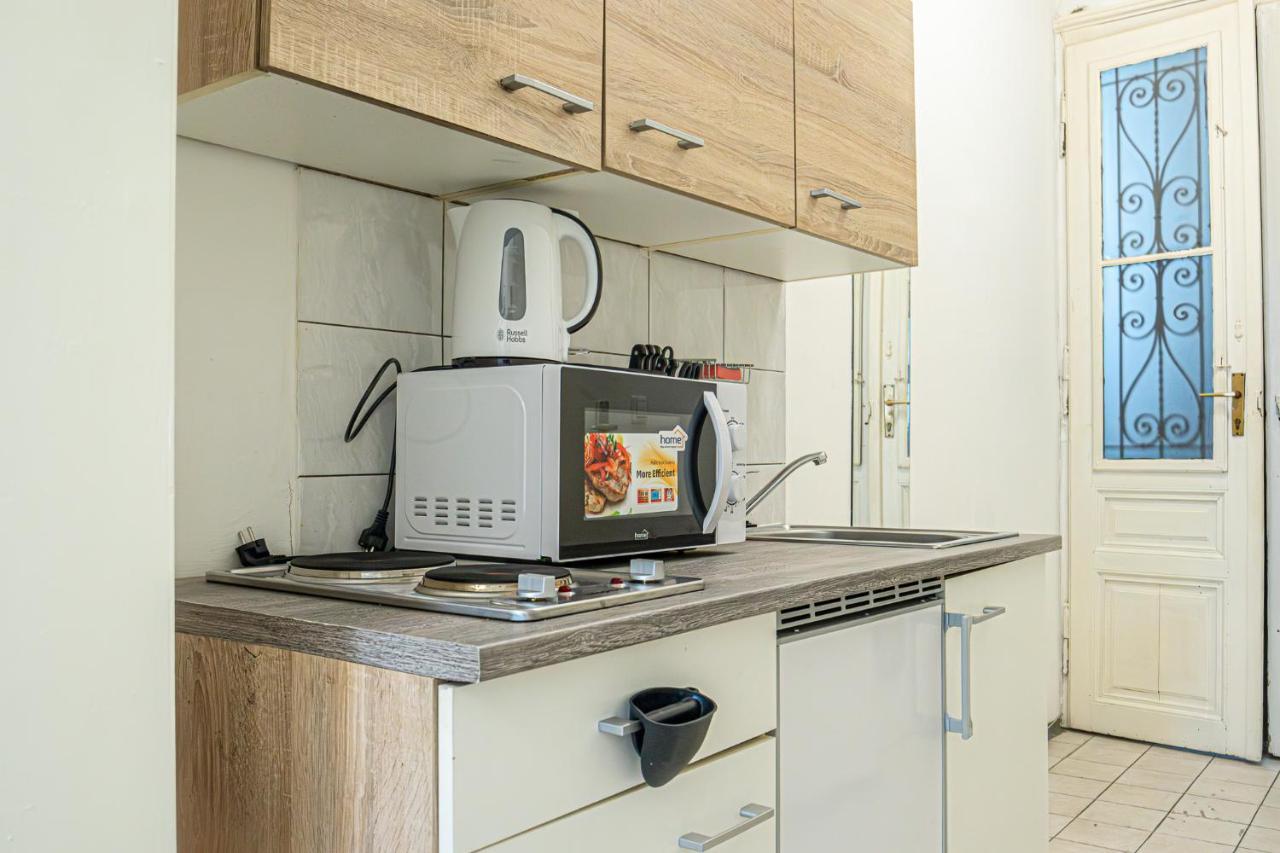 וינה Modern Comforts: Chic Studio Apt Centrally Located מראה חיצוני תמונה