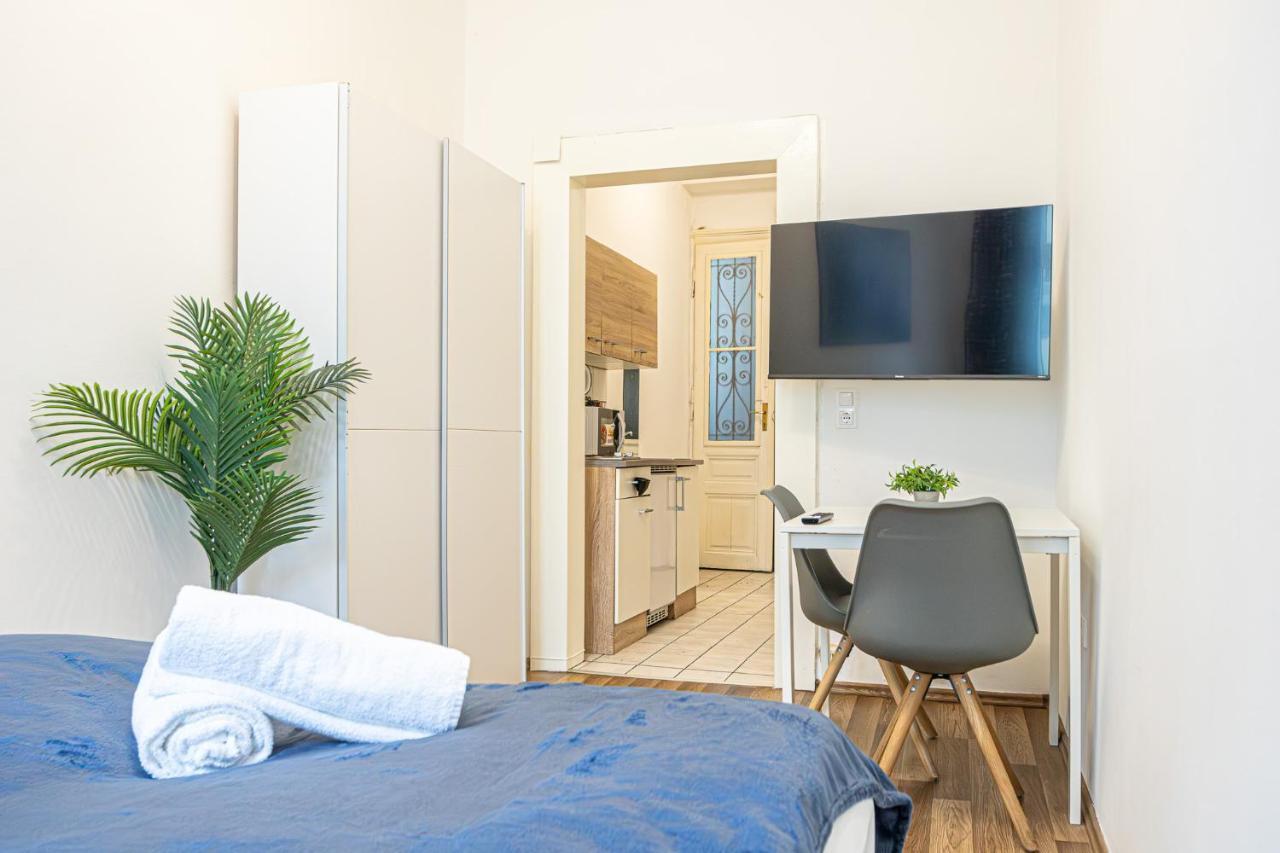 וינה Modern Comforts: Chic Studio Apt Centrally Located מראה חיצוני תמונה