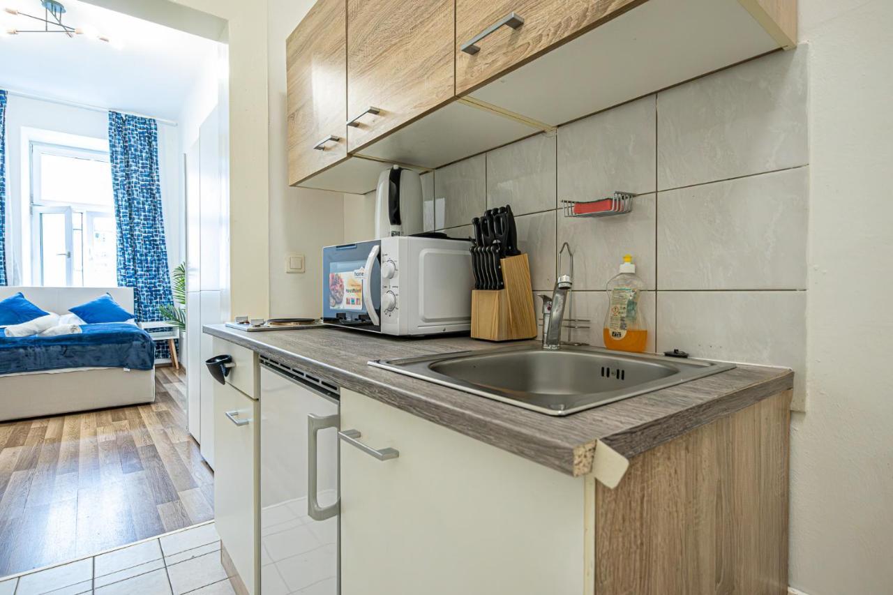 וינה Modern Comforts: Chic Studio Apt Centrally Located מראה חיצוני תמונה